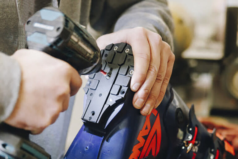 ski boot safety check