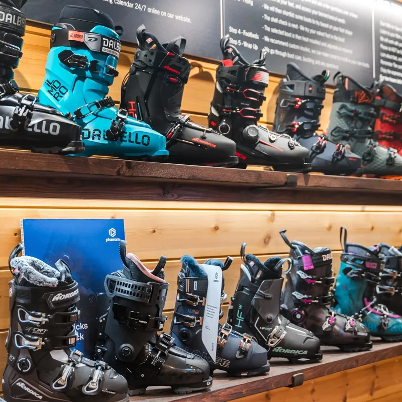 ski boot range wide boots narrow boots comfortable skiing