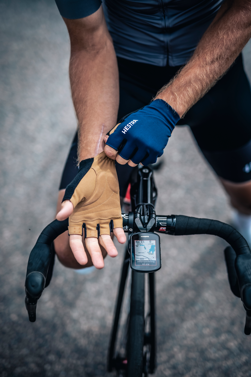 Hestra Bike Glove Spiro Short in Navy/Tan-5