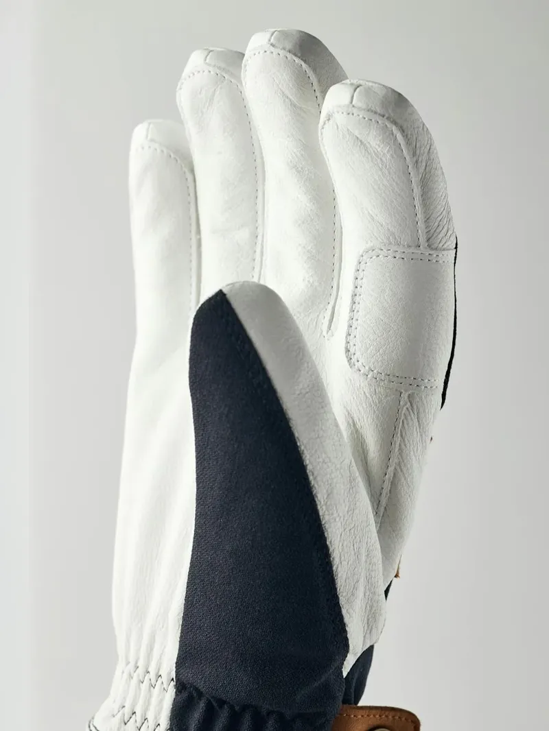 Hestra Women's Voss CZone Glove in Black/Cork-2