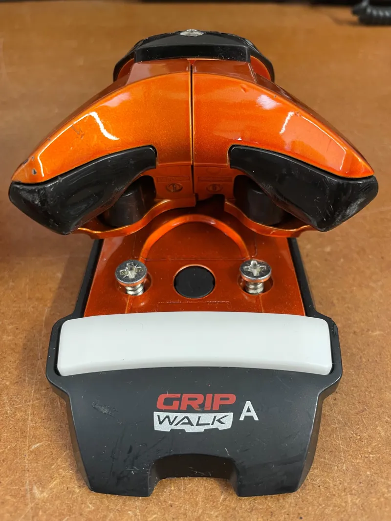 Display Look Pivot 2.0 13 GW B105 Ski Bindings Orange Metal 105mm Brakes 2026-1