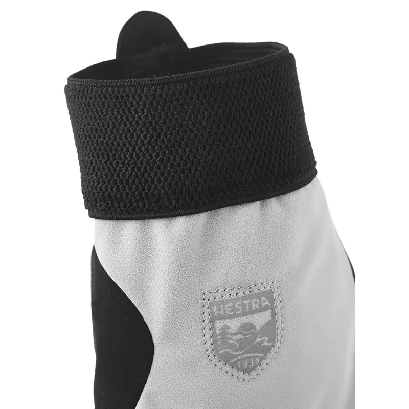 Hestra Windbreaker Tracker Full Finger Gloves in Beige/Black-3